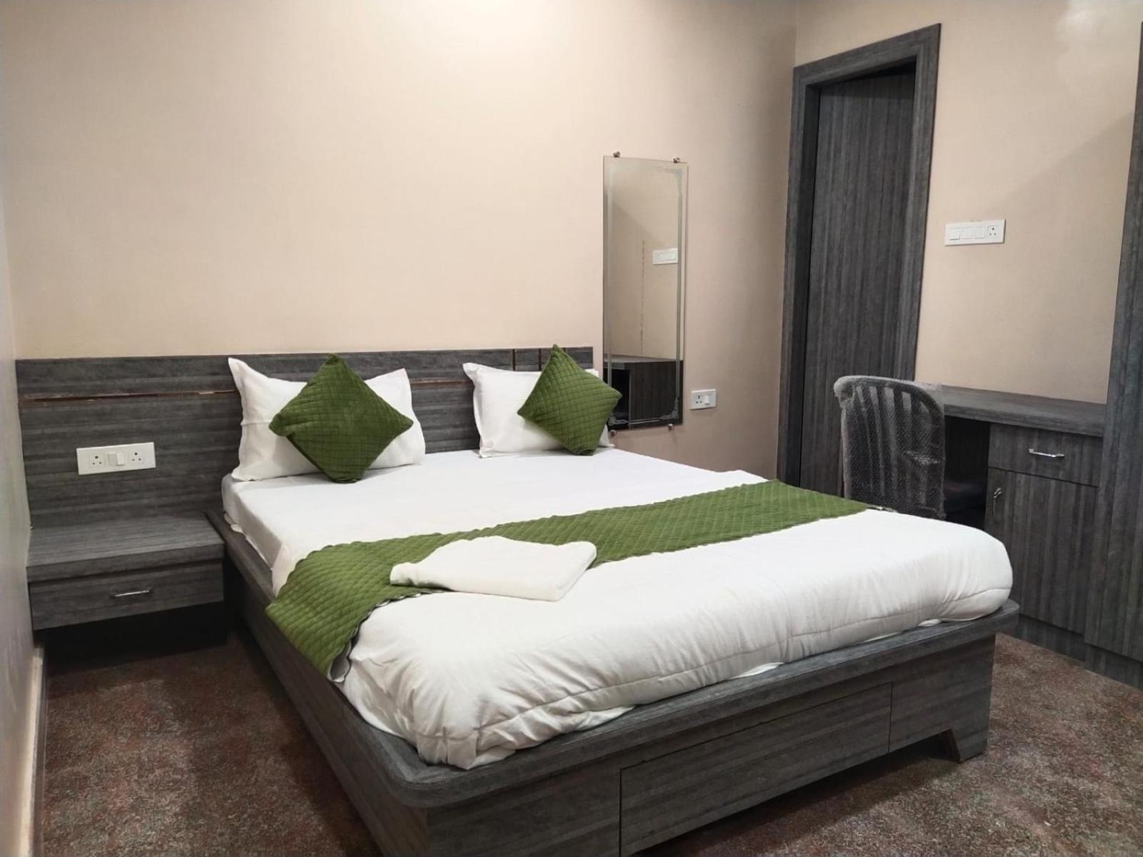 Hotel Utsav Palace Kanpur Eksteriør billede