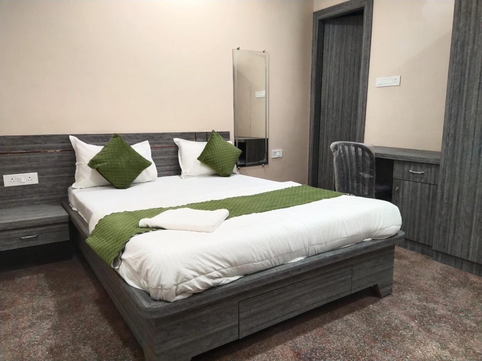 Hotel Utsav Palace Kanpur Eksteriør billede
