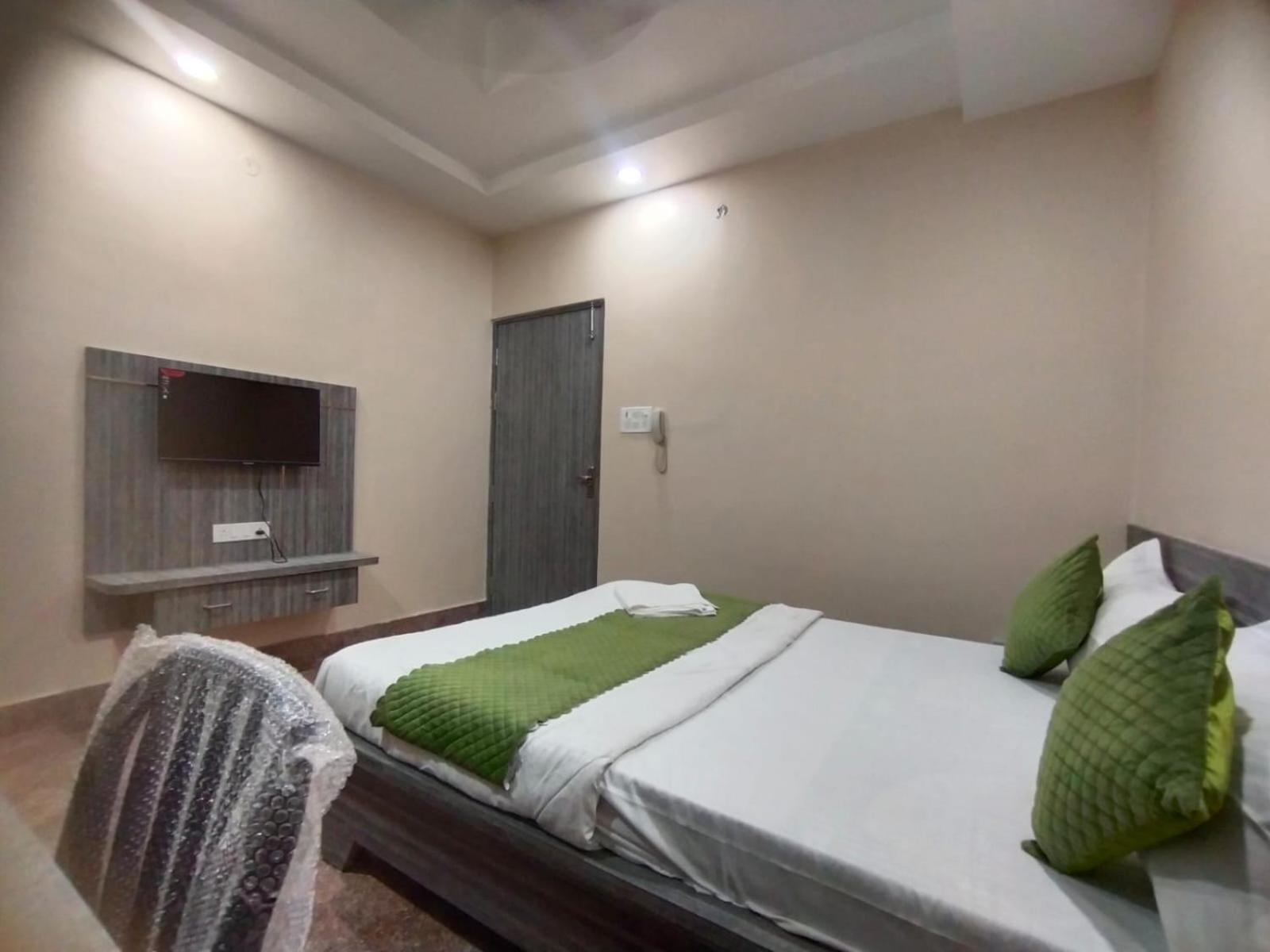 Hotel Utsav Palace Kanpur Eksteriør billede