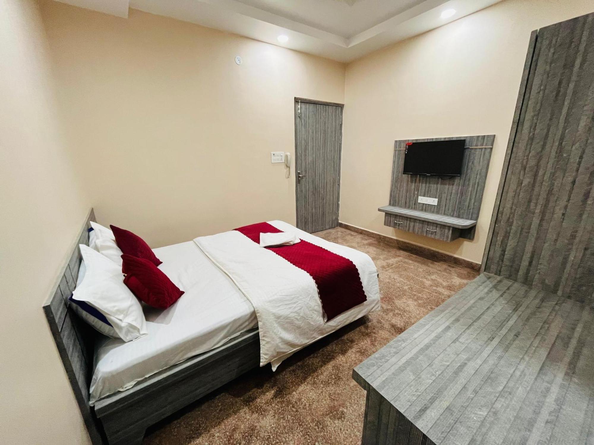 Hotel Utsav Palace Kanpur Eksteriør billede