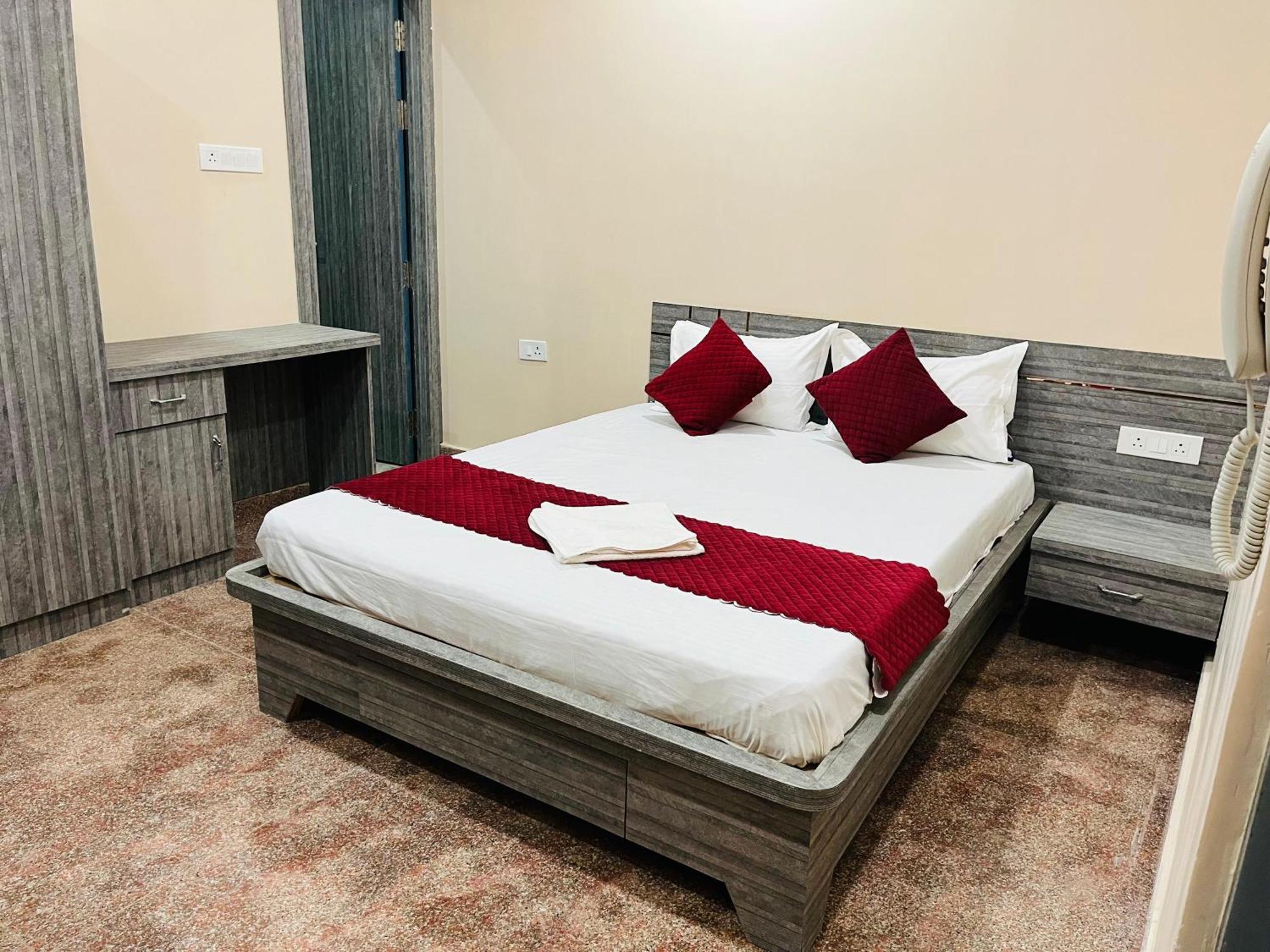 Hotel Utsav Palace Kanpur Eksteriør billede